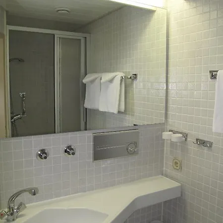 Hotel Josef-gockeln-haus 2*